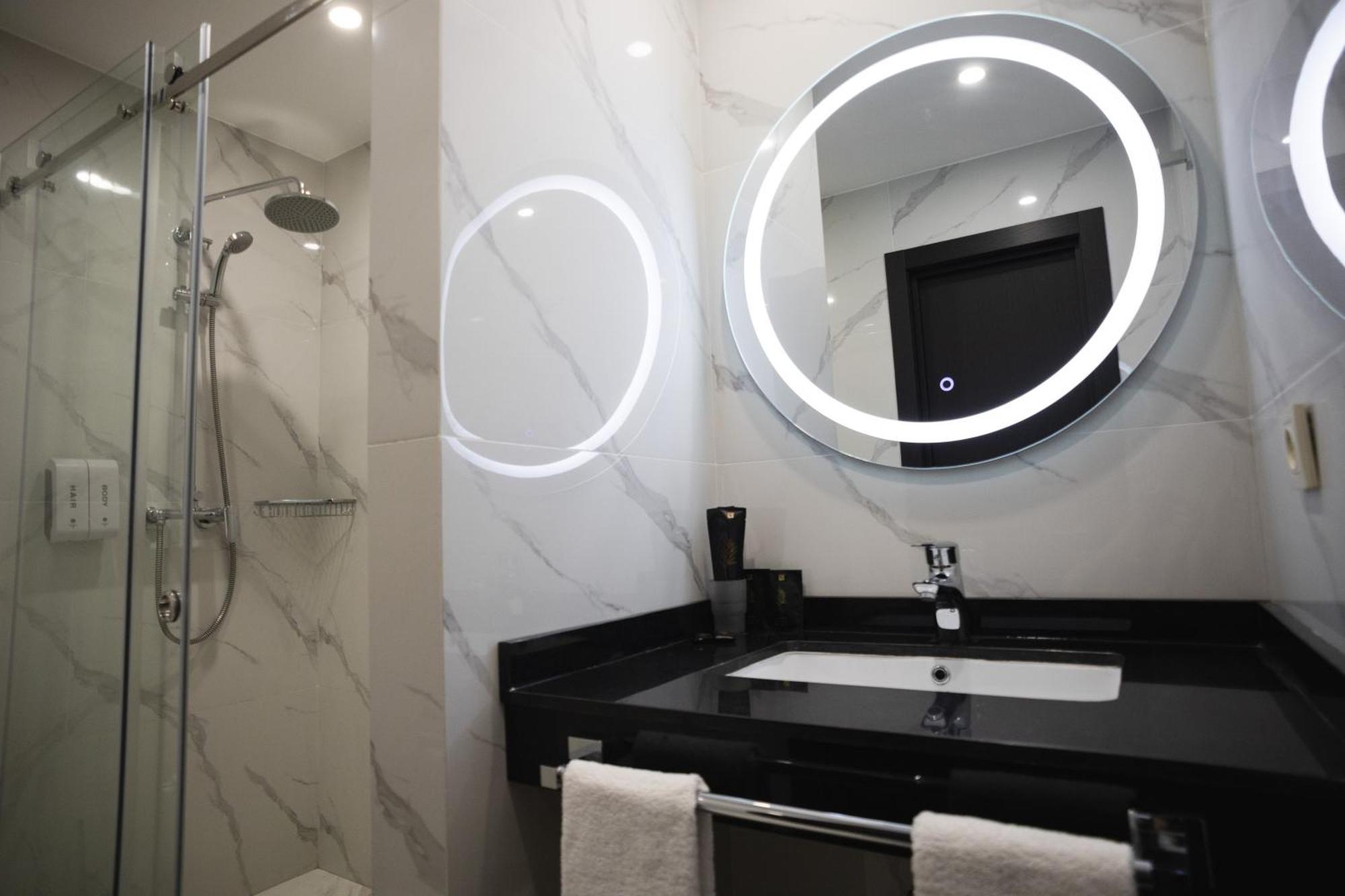 Resident Hotel Gogol Almaty Ngoại thất bức ảnh