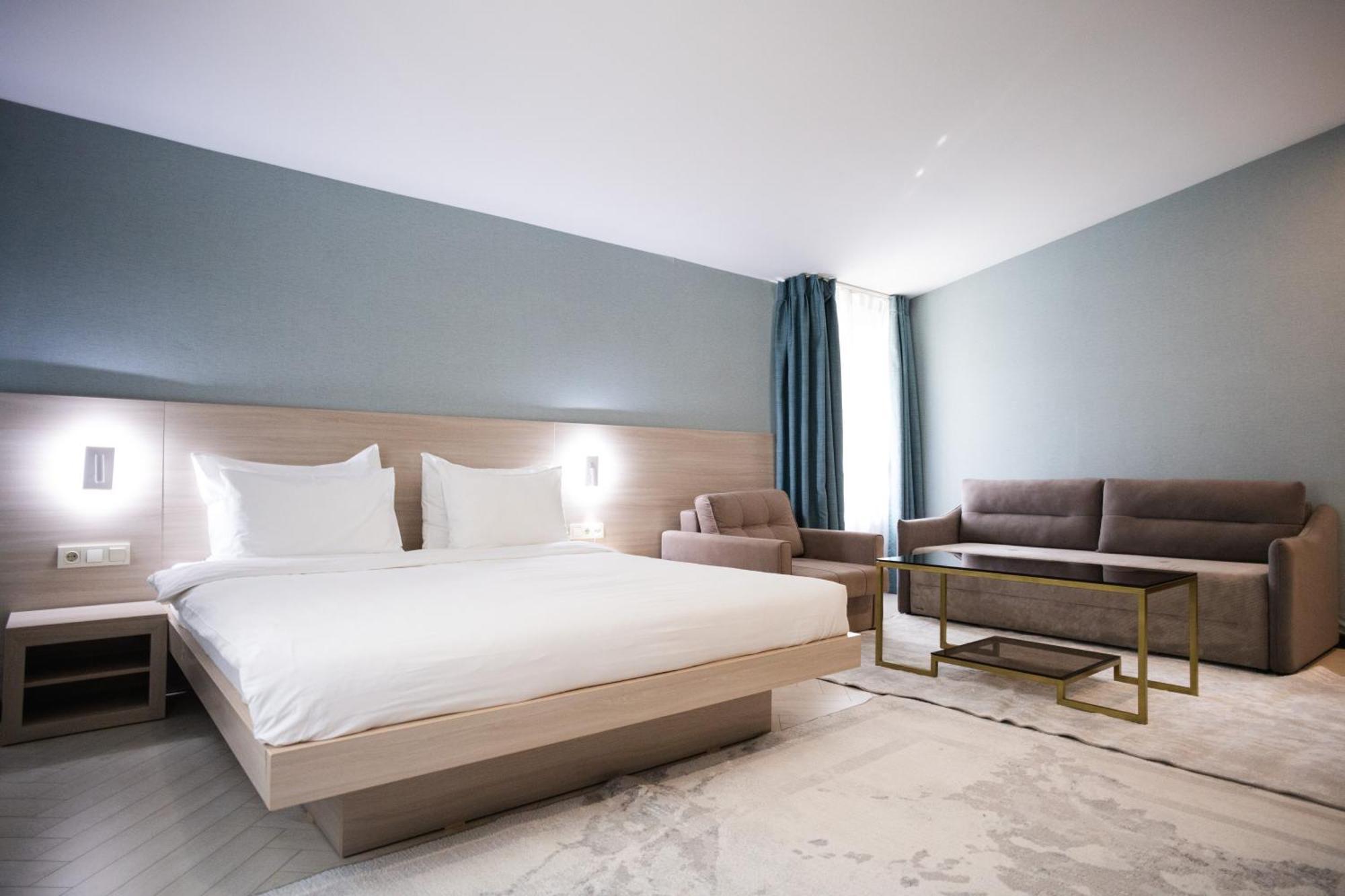 Resident Hotel Gogol Almaty Ngoại thất bức ảnh