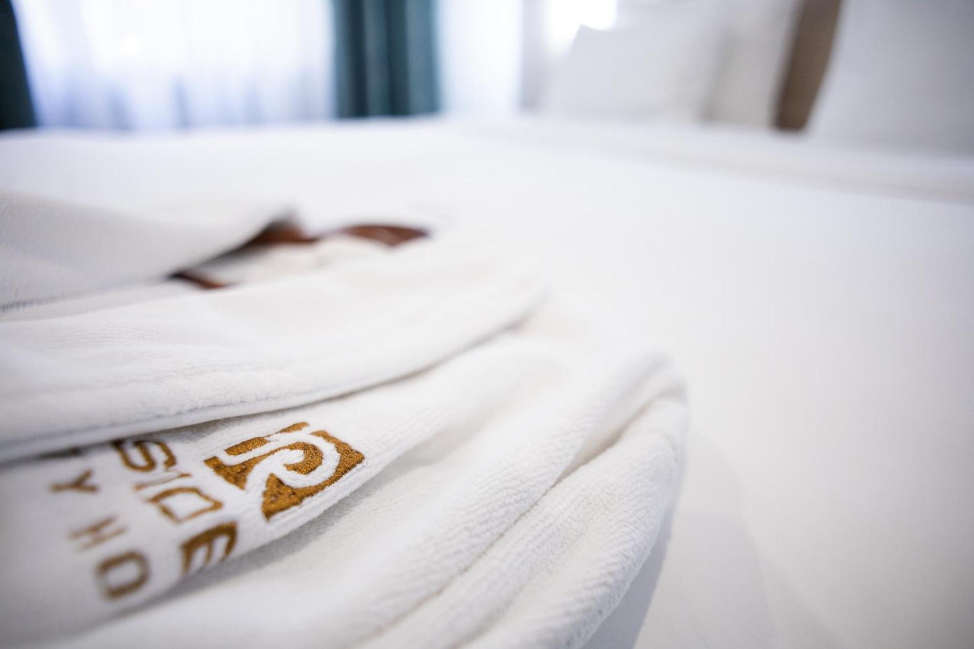 Resident Hotel Gogol Almaty Ngoại thất bức ảnh