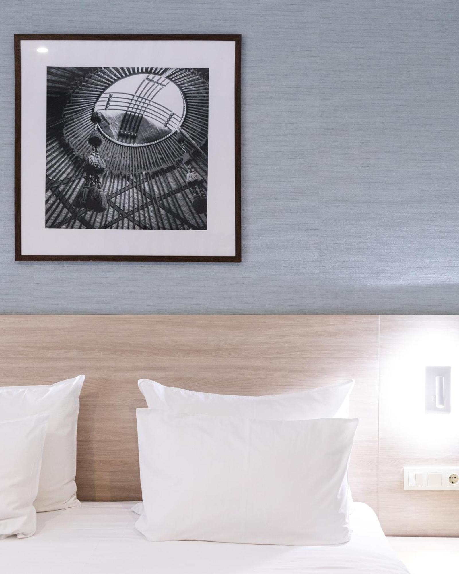 Resident Hotel Gogol Almaty Ngoại thất bức ảnh