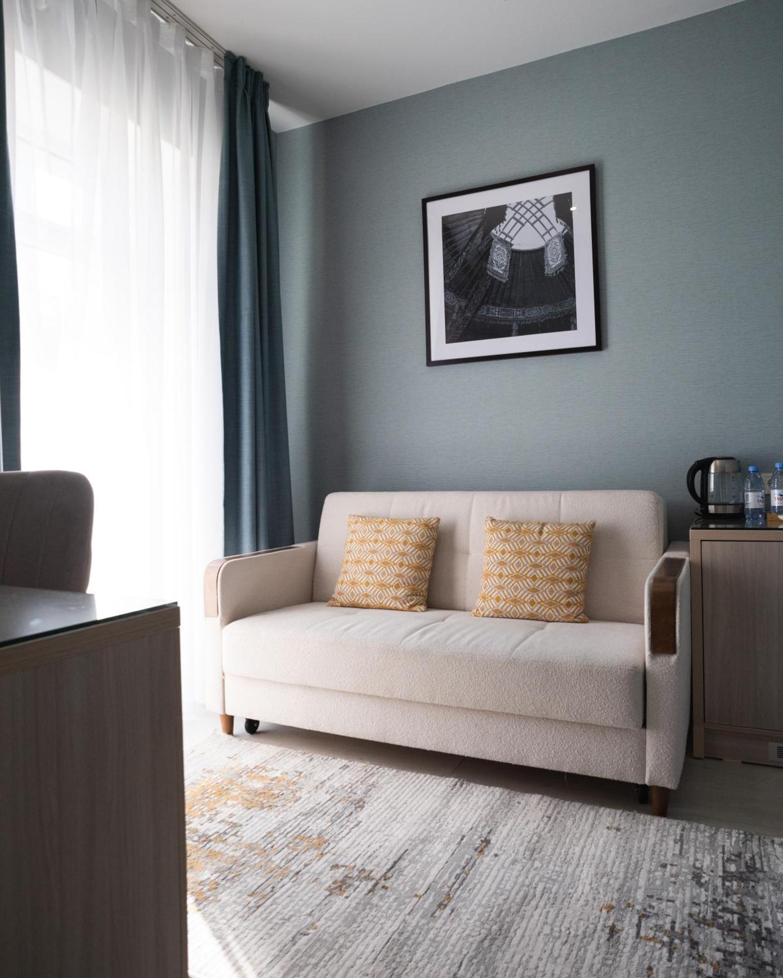 Resident Hotel Gogol Almaty Ngoại thất bức ảnh