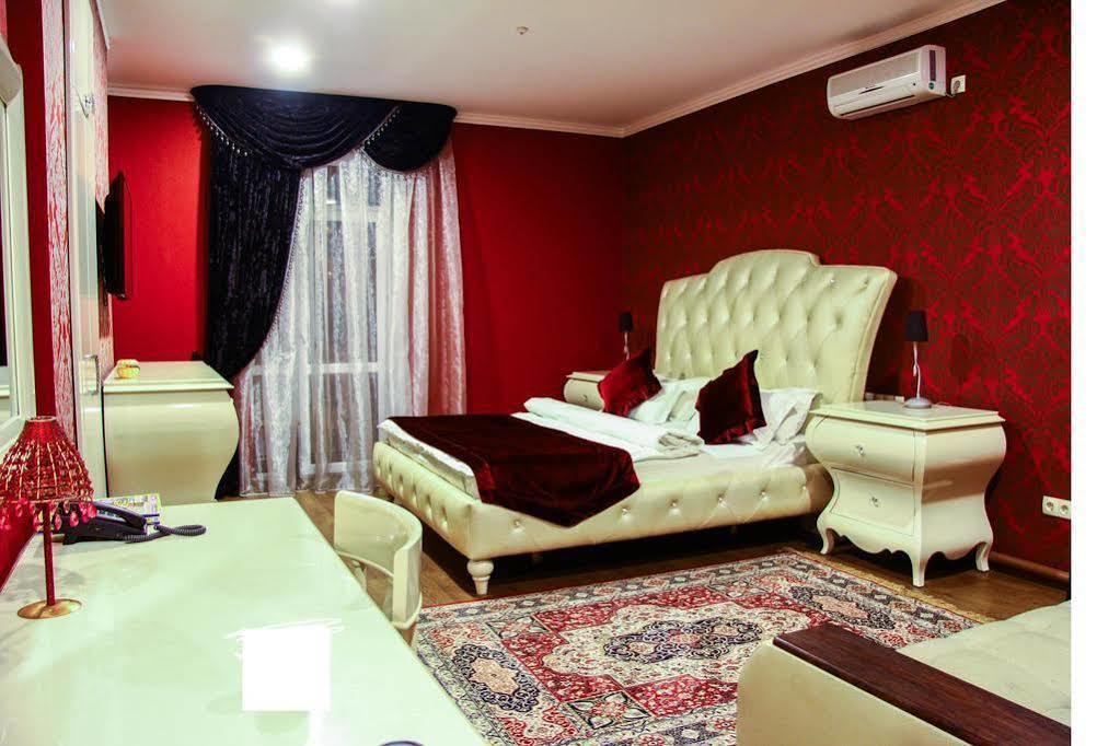 Resident Hotel Gogol Almaty Ngoại thất bức ảnh