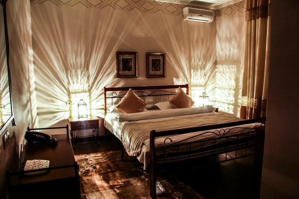 Resident Hotel Gogol Almaty Ngoại thất bức ảnh